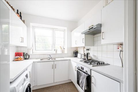 3 bedroom apartment to rent, Hendale House, Clapton, E5