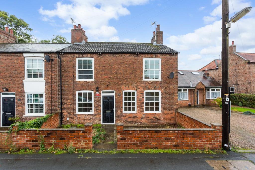 Main Street, Riccall, York 4 bed terraced house for sale - £280,000