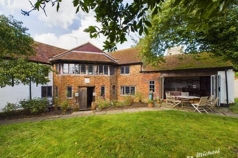 5 bedroom cottage for sale, Church Walk House, Winslow, Buckingham, Buckinghamshire