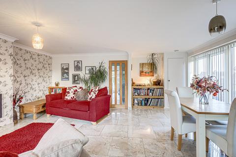 37 Farm Way, Benfleet, SS7 3RG