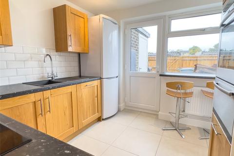 3 bedroom terraced house to rent, Moorland Road, Witney, Oxfordshire, OX28