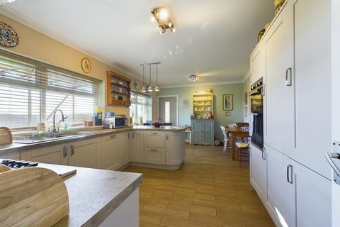 4 bedroom bungalow for sale, Highlands Crescent, Beaufort, NP23