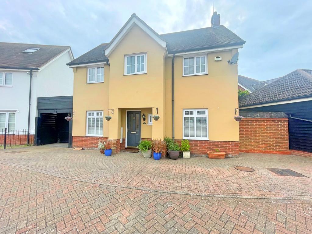Wilkin Drive, Tiptree, Colchester, CO5 3 bed property for sale £425,000