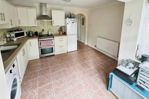 2 bedroom terraced house to rent, Hunter Close, Colehill