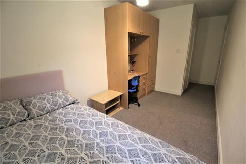 5 bedroom apartment to rent, Victoria Street, Hyde Park, Leeds, LS3 1BT