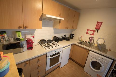 5 bedroom apartment to rent, Victoria Street, Hyde Park, Leeds, LS3 1BT