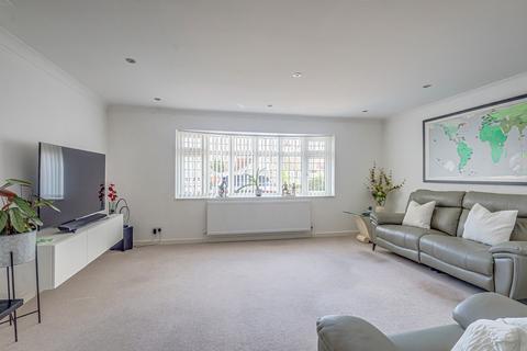 33a Bilton Road, Benfleet, SS7 2HQ