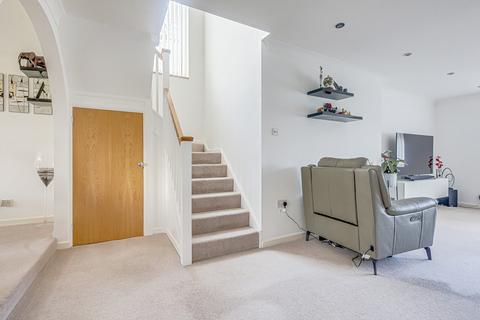 33a Bilton Road, Benfleet, SS7 2HQ