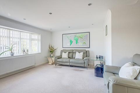 33a Bilton Road, Benfleet, SS7 2HQ