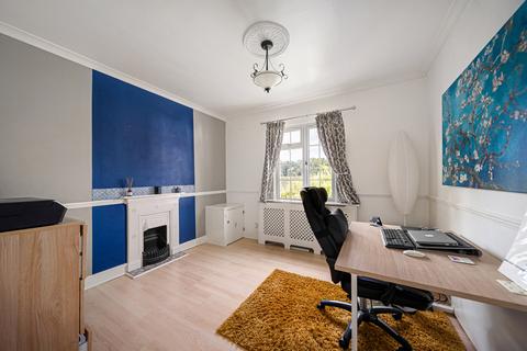 84 Commonwealth Road, Caterham, CR3 6LS