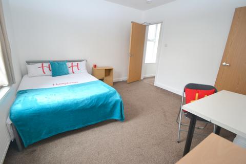 5 bedroom detached house to rent, Victoria Road, West Bridgford NG2