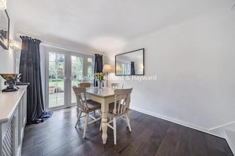 51 Broadheath Drive, Chislehurst, BR7 6EU