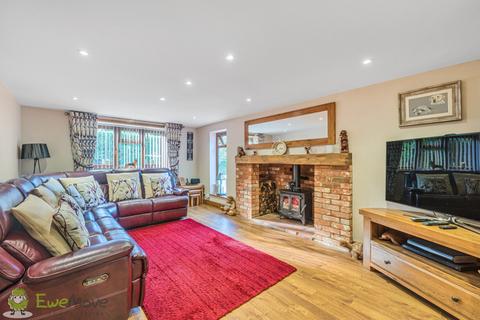 3 bedroom semi-detached house for sale, Aldermaston Road, Tadley RG26