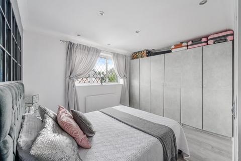 21 Bidhams Crescent, Tadworth, KT20 5HE