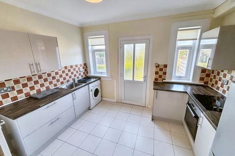 2 bedroom ground floor flat to rent, Calder Avenue, Caldercruix ML6