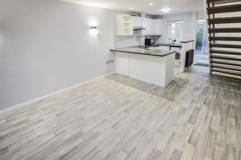 131 Beauchamp Road, West Molesey, KT8 2PJ