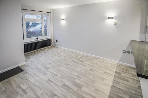 131 Beauchamp Road, West Molesey, KT8 2PJ
