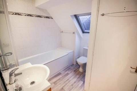 131 Beauchamp Road, West Molesey, KT8 2PJ