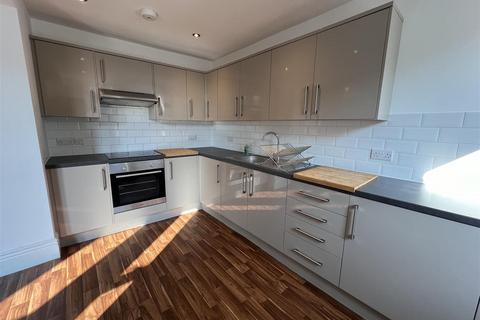 5 bedroom terraced house to rent, Brudenell Avenue, Leeds