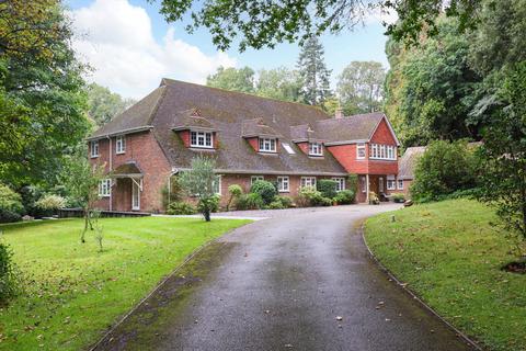 8 bedroom detached house to rent, Church Road, St. Johns, Woking, Surrey, GU21