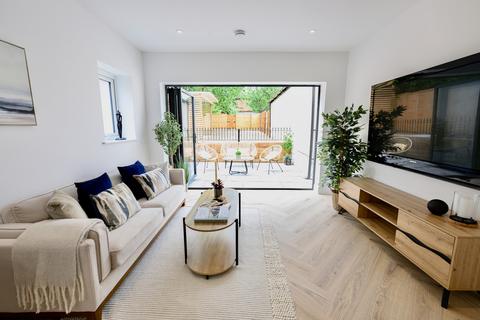 2 bedroom block of apartments for sale, Court Farm Road, London, SE9