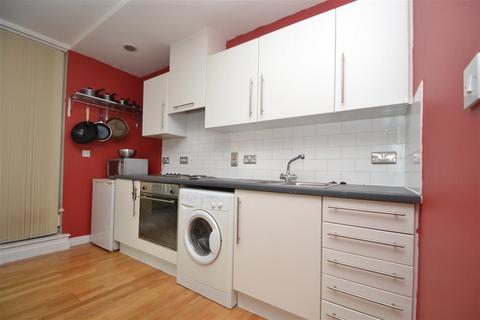 1 bedroom apartment to rent, Crown Street Buildings,