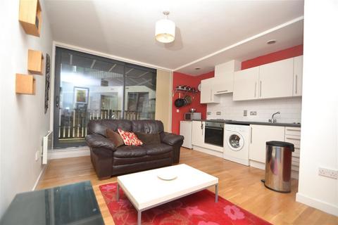 1 bedroom apartment to rent, Crown Street Buildings,