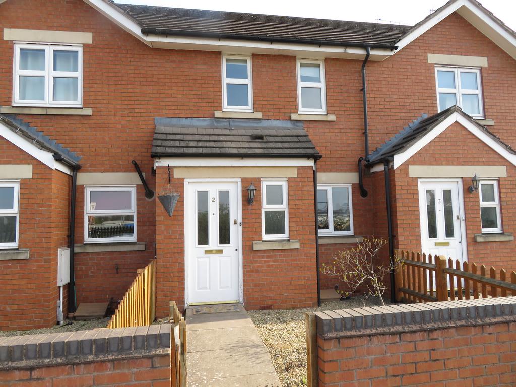 Robin Terrace, Hereford HR1 2 bed terraced house to rent £875 pcm (£