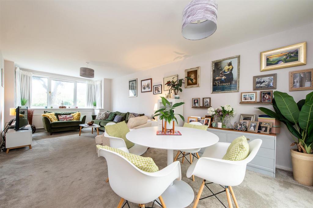 Croftwood Road, Stourbridge 4 bed detached house for sale £450,000