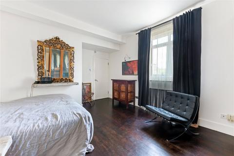 63 Sunlight Square, London, E2 6LD