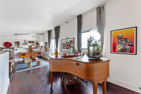 63 Sunlight Square, London, E2 6LD