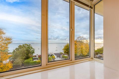 3 bedroom penthouse for sale, GRAND PARADE, Leigh-On-Sea