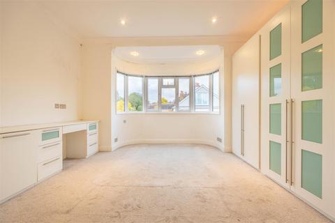 3 bedroom penthouse for sale, GRAND PARADE, Leigh-On-Sea