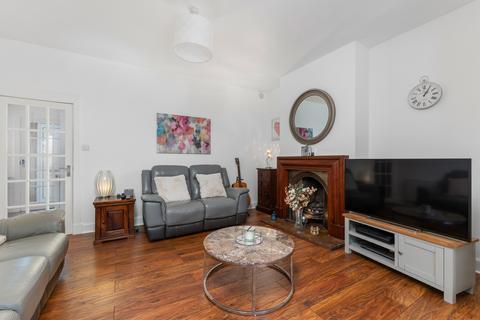 68 Duddingston Road, Edinburgh, EH15 1SG