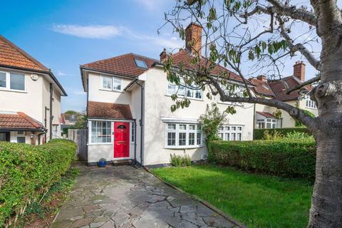 12 Avondale Road, London, SE9 4SN