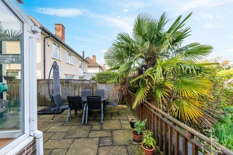 12 Avondale Road, London, SE9 4SN