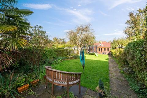 12 Avondale Road, London, SE9 4SN