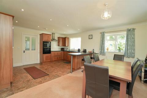 5 bedroom detached bungalow for sale, East View, Husthwaite, York