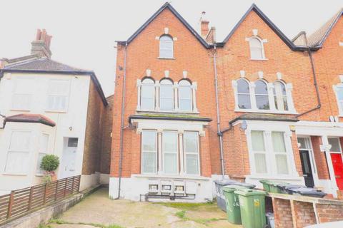 1 bedroom flat to rent, Champion Road, Sydenham