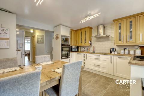 8 Avondale Road, Basildon, SS16 4TT