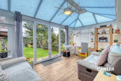 8 Avondale Road, Basildon, SS16 4TT