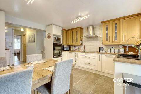 8 Avondale Road, Basildon, SS16 4TT