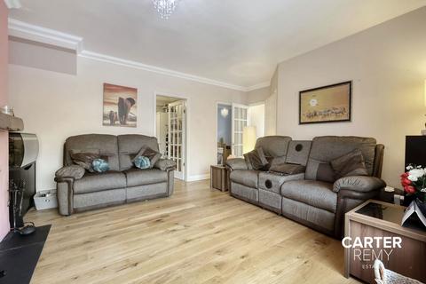 8 Avondale Road, Basildon, SS16 4TT