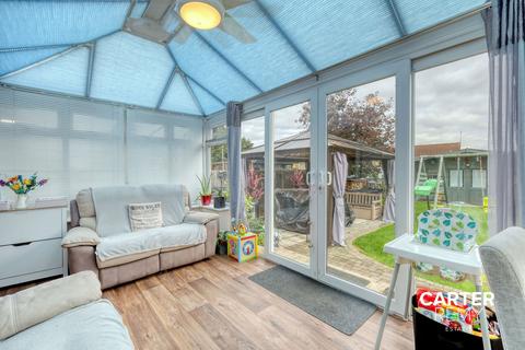 8 Avondale Road, Basildon, SS16 4TT