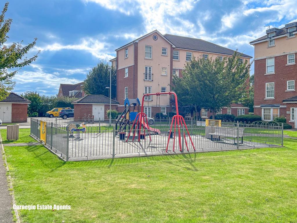 Communal play park