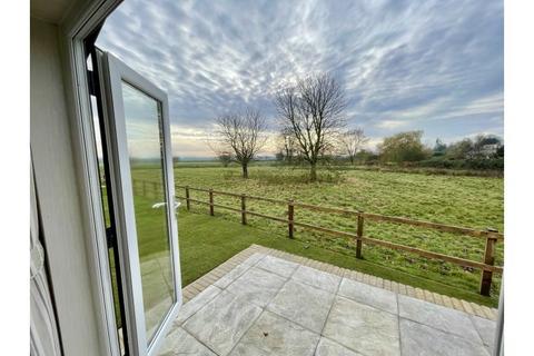 undefined, Tewkesbury, Gloucestershire, GL20