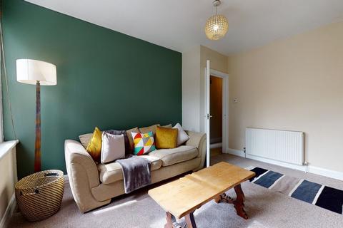 2 bedroom flat to rent, Victoria Road