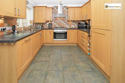 2 bedroom detached house for sale, Sudgrove Place, Stoke-On-Trent ST3