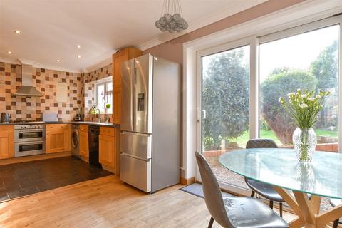 54 Laburnum Road, Rochester, ME2 2JZ