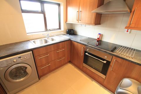 3 bedroom flat to rent, Forest Road East, Nottingham NG1
